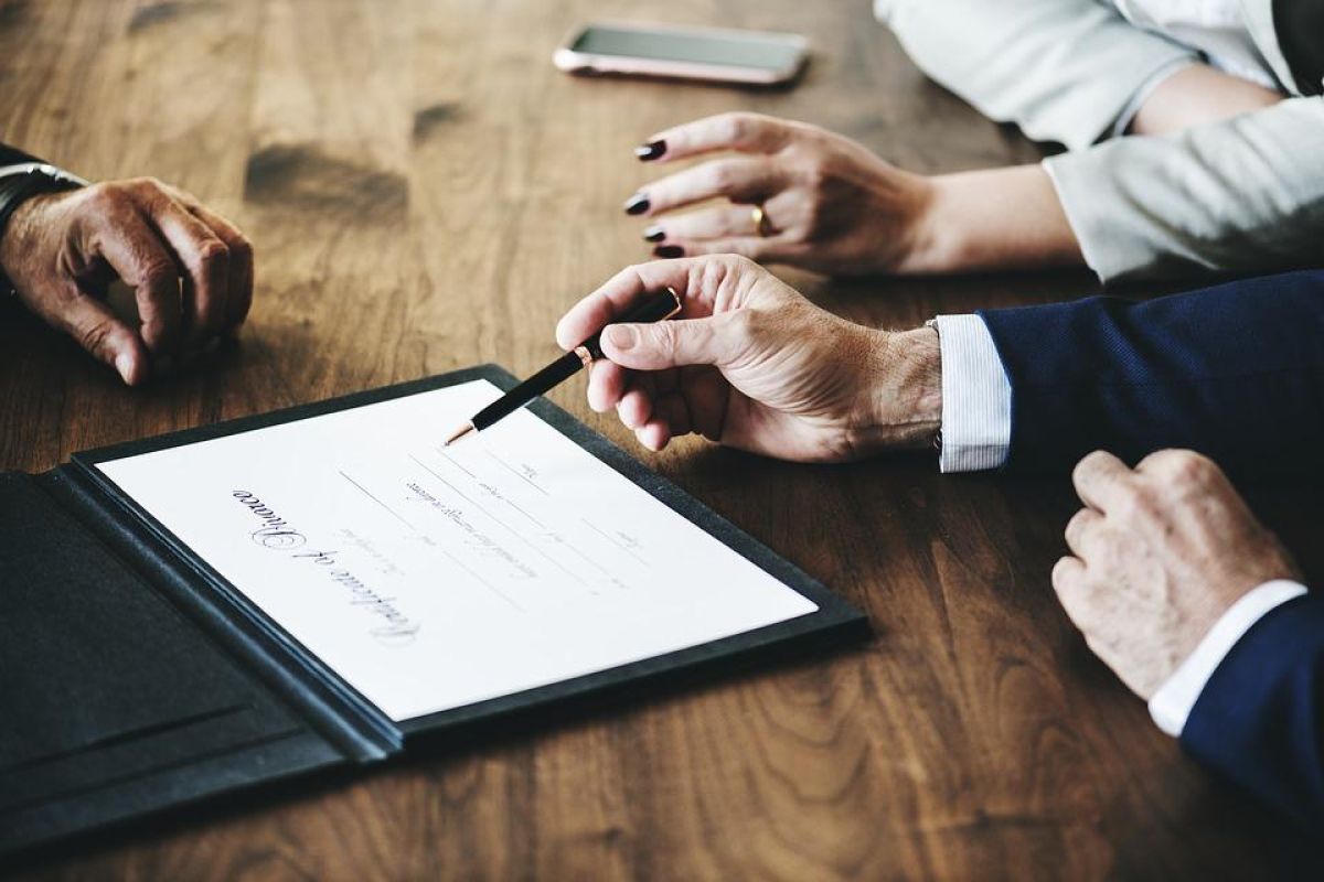 Contrato entre socios de una empresa
