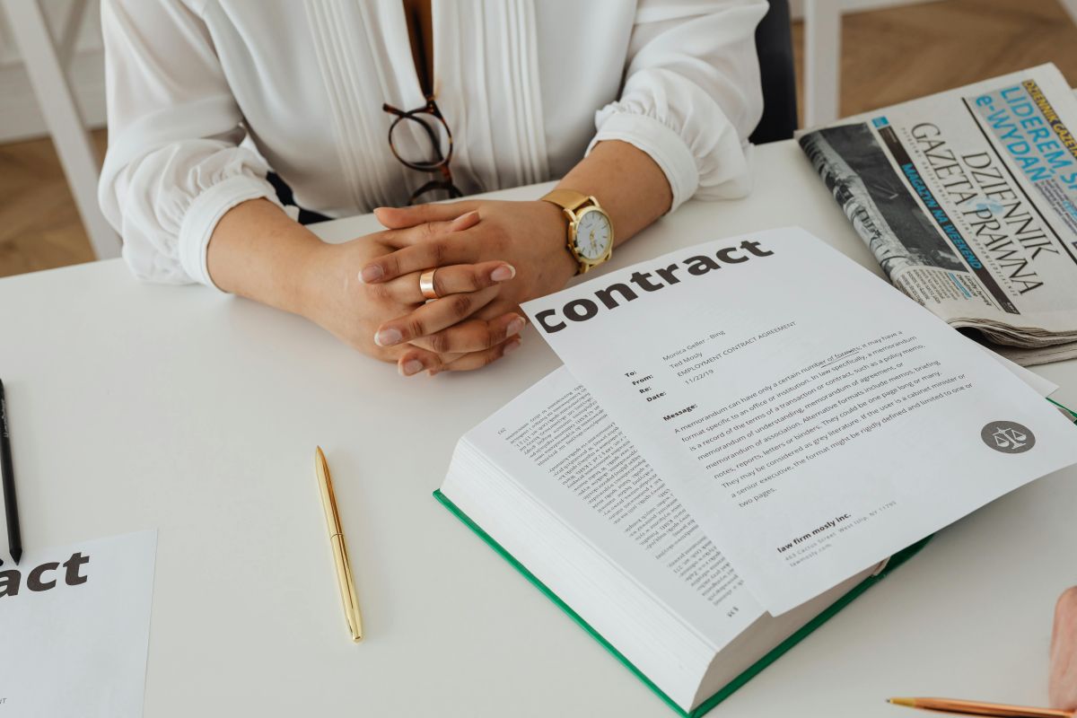 Demanda por incumplimiento de contrato